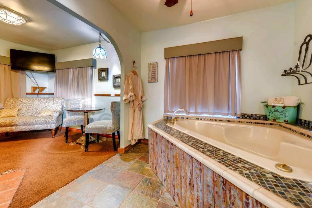 Cliff House Lodge And Hot Tub Cottages Моррісон Екстер'єр фото