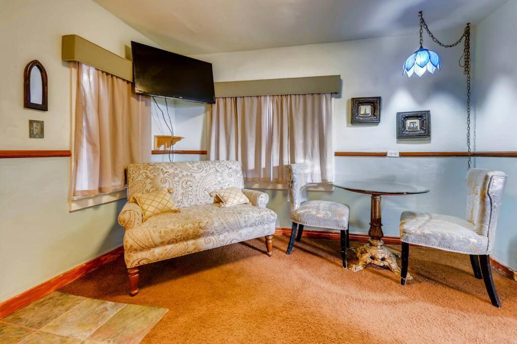 Cliff House Lodge And Hot Tub Cottages Моррісон Екстер'єр фото