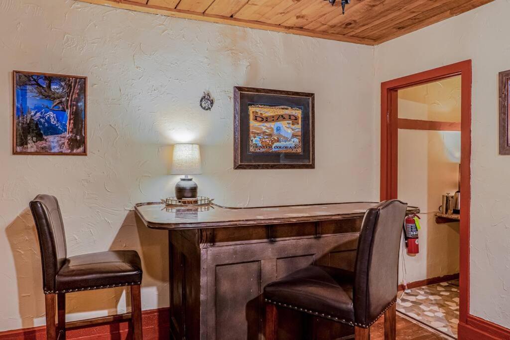 Cliff House Lodge And Hot Tub Cottages Моррісон Екстер'єр фото