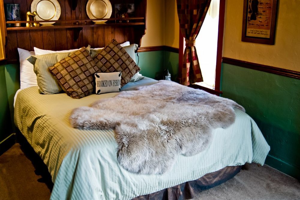 Cliff House Lodge And Hot Tub Cottages Моррісон Екстер'єр фото
